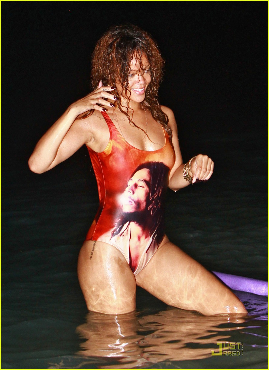 rihanna-bob-marley-swimsuit-02.jpg